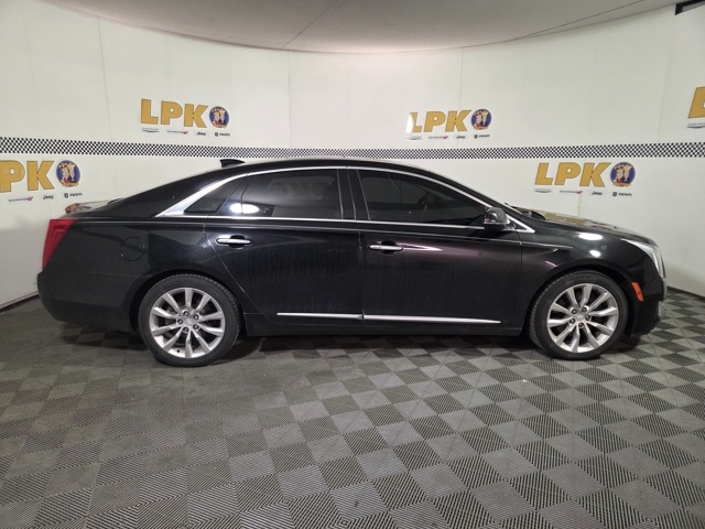 2017 Cadillac XTS Luxury photo 2