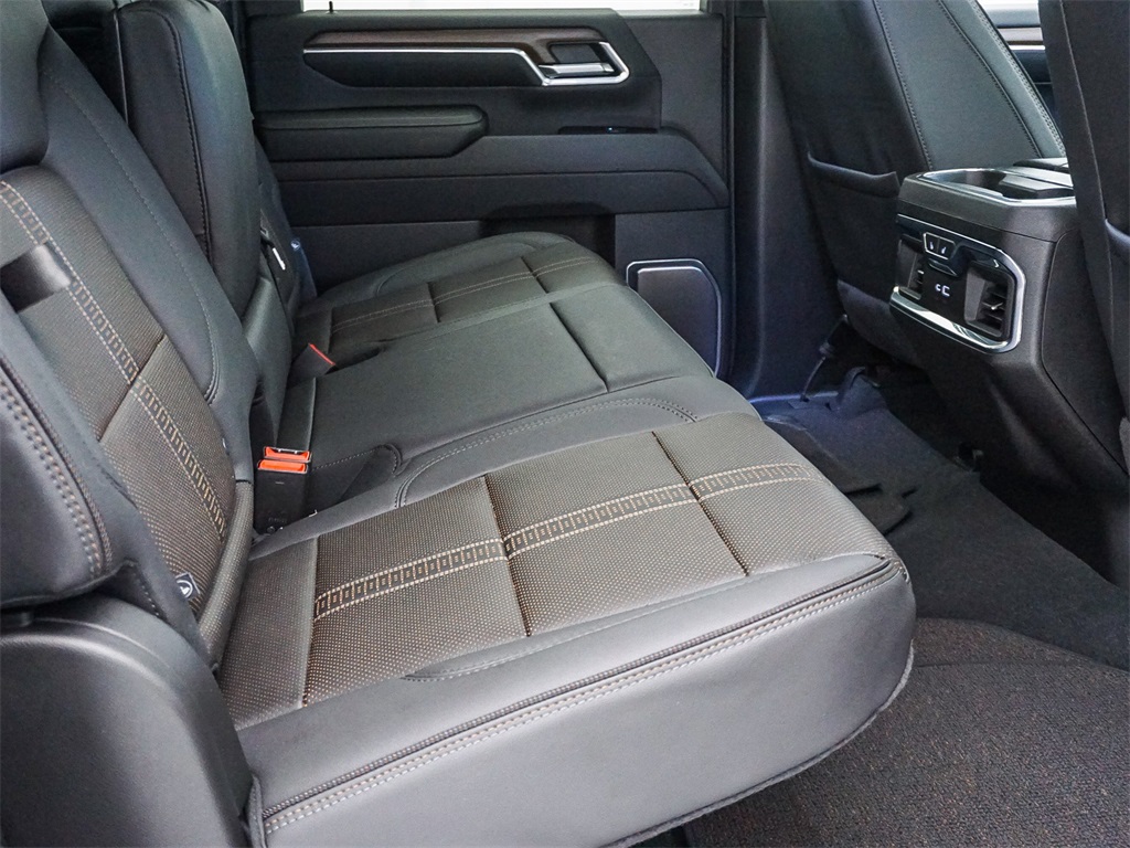 2025 Chevrolet Silverado 2500HD High Country photo 13