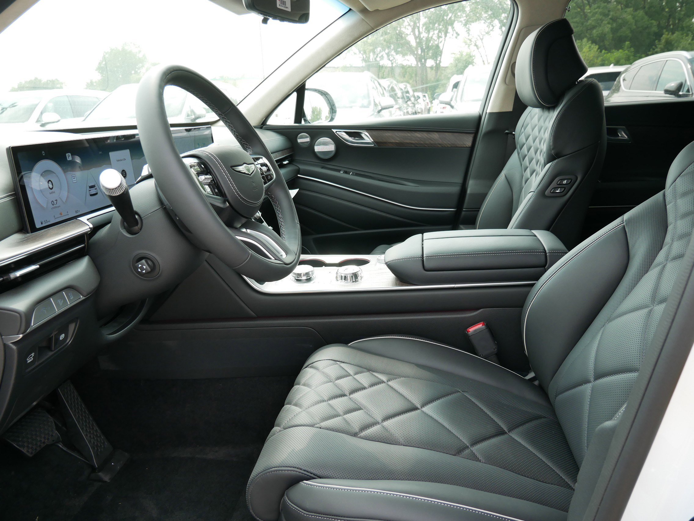 2025 Genesis GV80 3.5T Prestige AWD photo 4