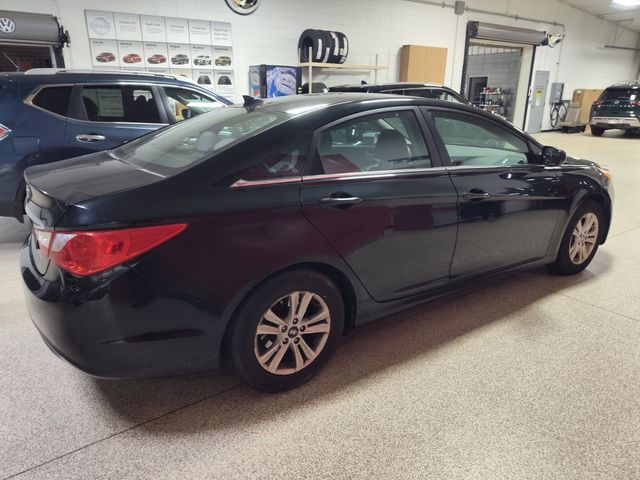 2013 Hyundai Sonata GLS photo 3