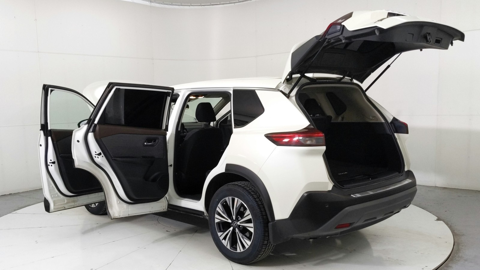 Used 2023 WHITE Nissan SV image 11