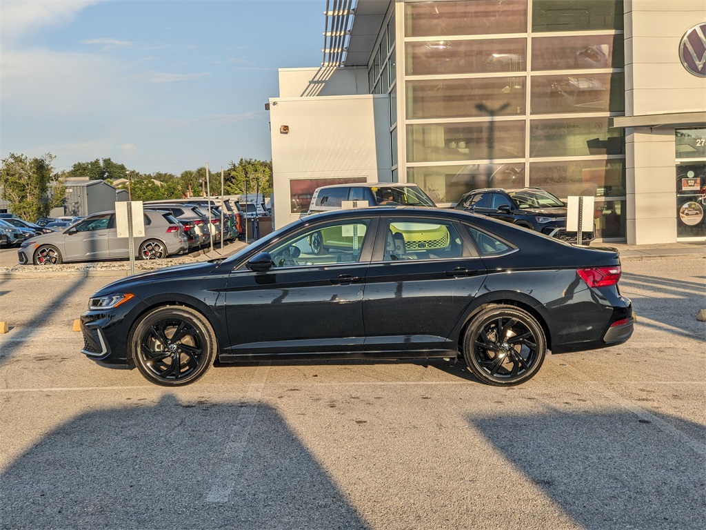 2025 Volkswagen Jetta 1.5T SE photo 4