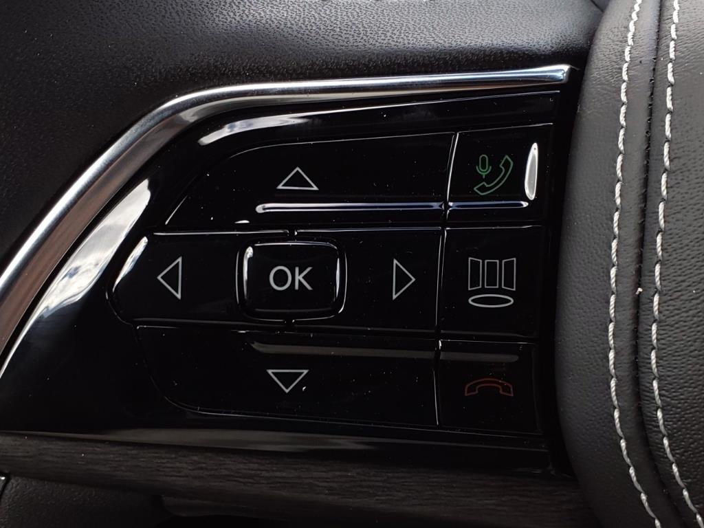 2024 Jeep Cherokee Overland 4xe photo 17