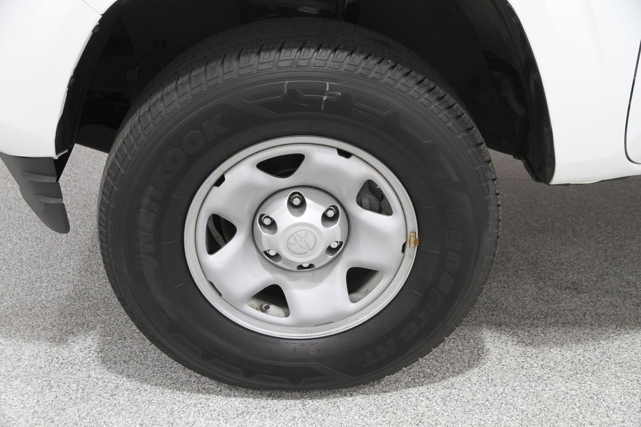 2023 Toyota Tacoma SR V6 photo 17