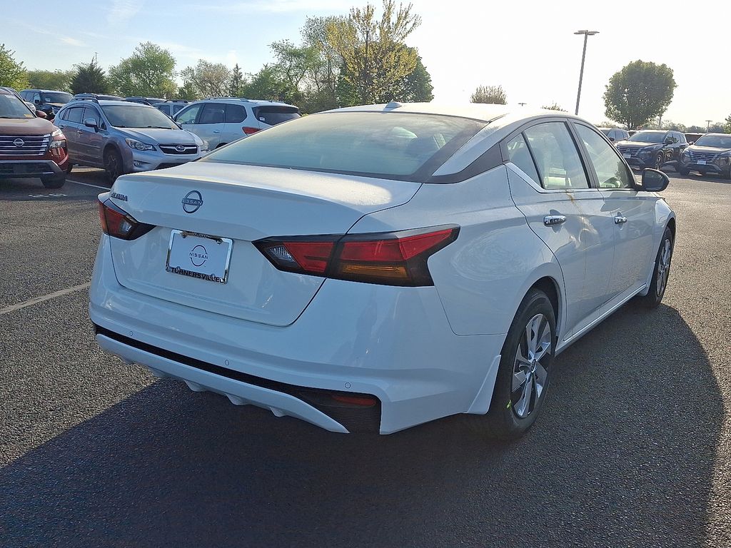 2025 Nissan Altima 2.5 S photo 4
