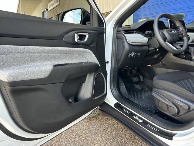 2023 Jeep Compass Sport photo 26