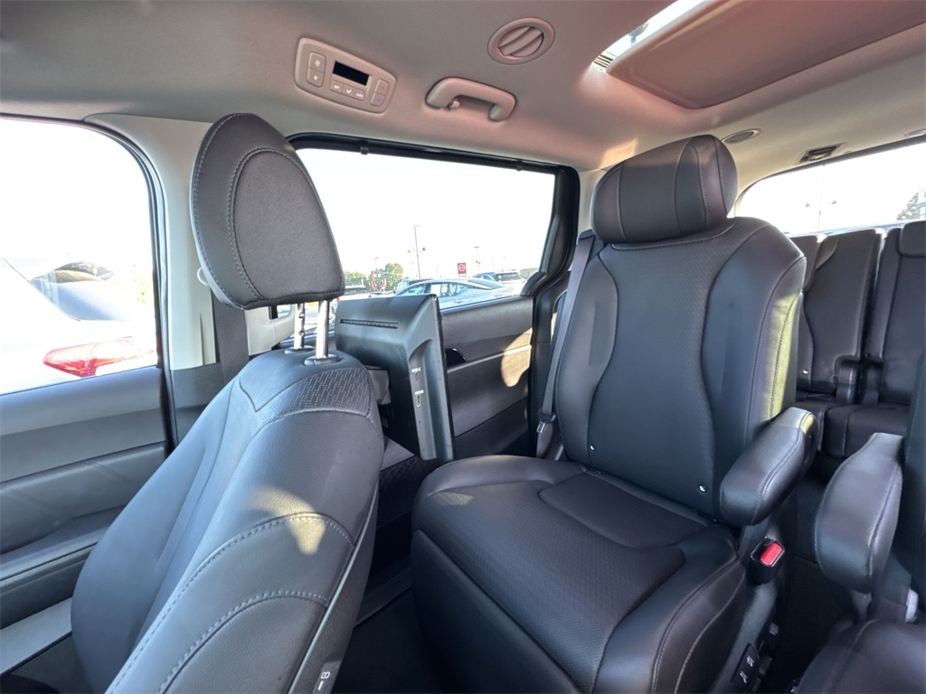 2025 Kia Carnival SX Prestige photo 11