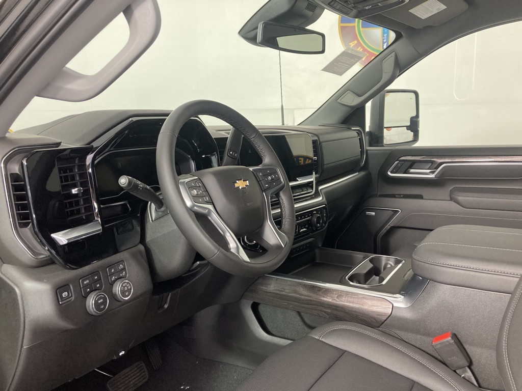 2025 Chevrolet Silverado 2500HD LTZ photo 12