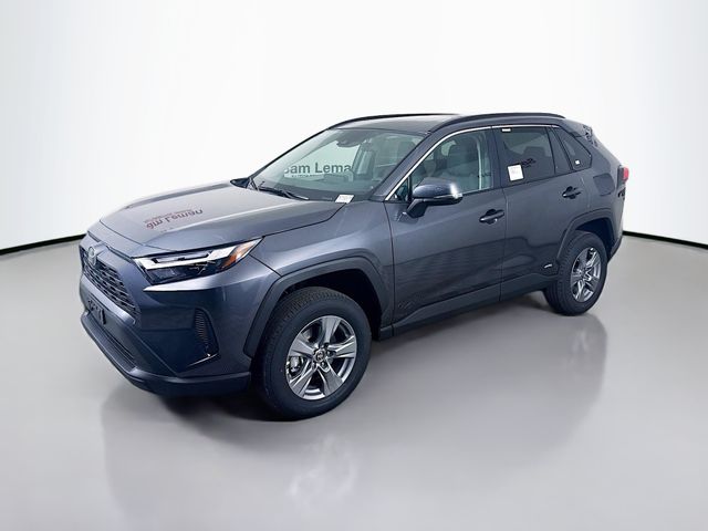 2025 Toyota RAV4 Hybrid XLE photo 3