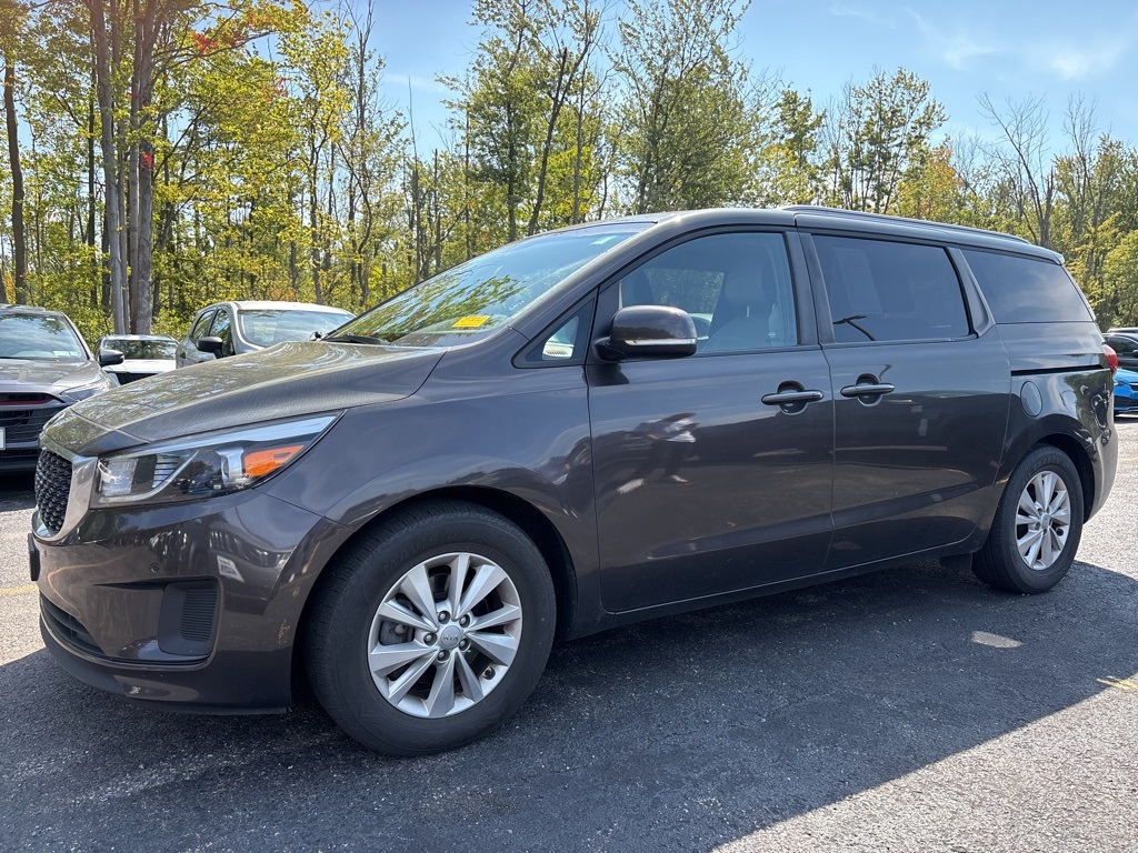2017 Kia Sedona LX photo 12