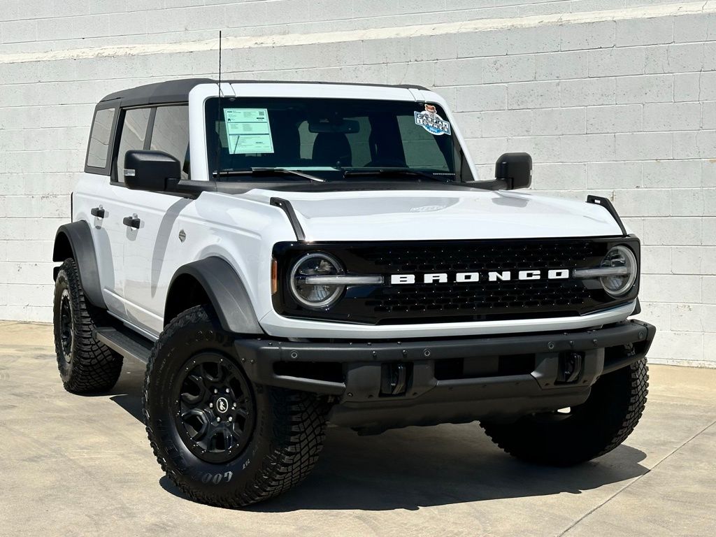2024 Ford Bronco Wildtrak photo 2