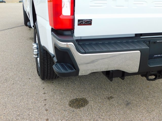 2025 Ford F-350 XLT photo 6