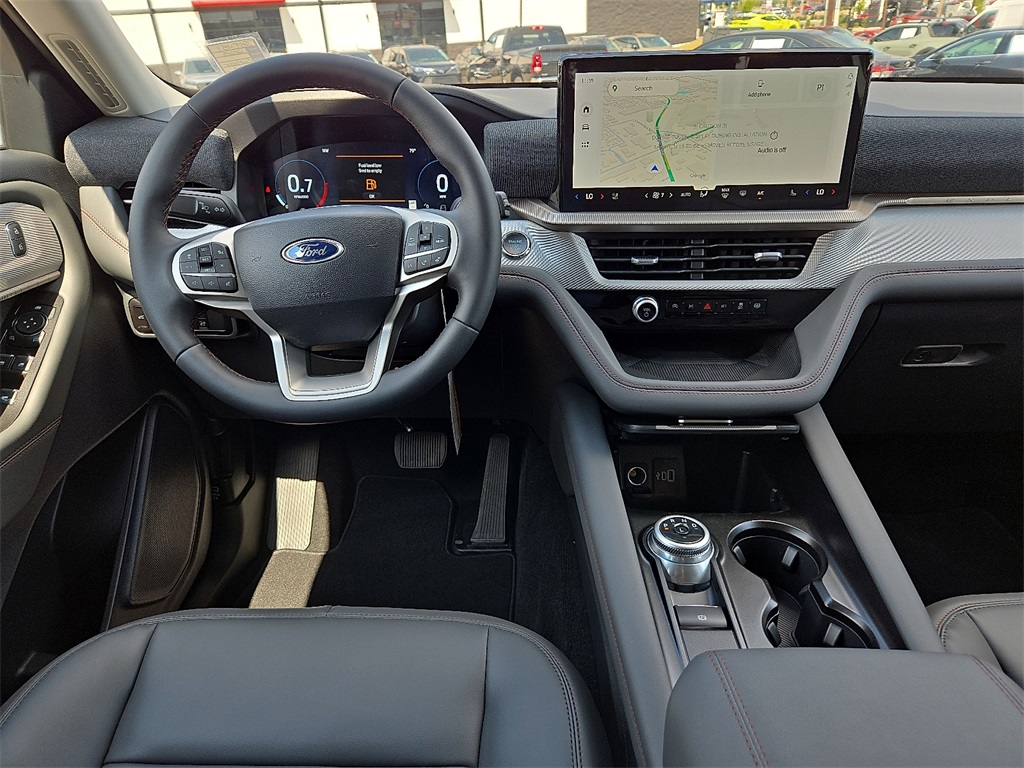 2025 Ford Explorer photo 8