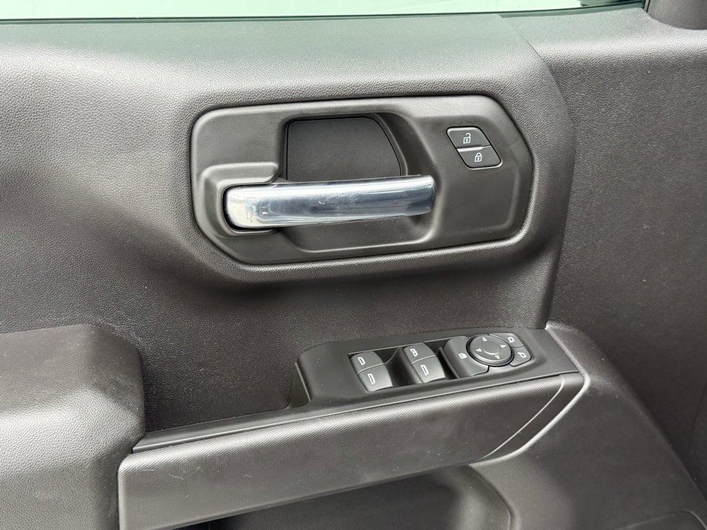 2024 Chevrolet Silverado 1500 Custom photo 13