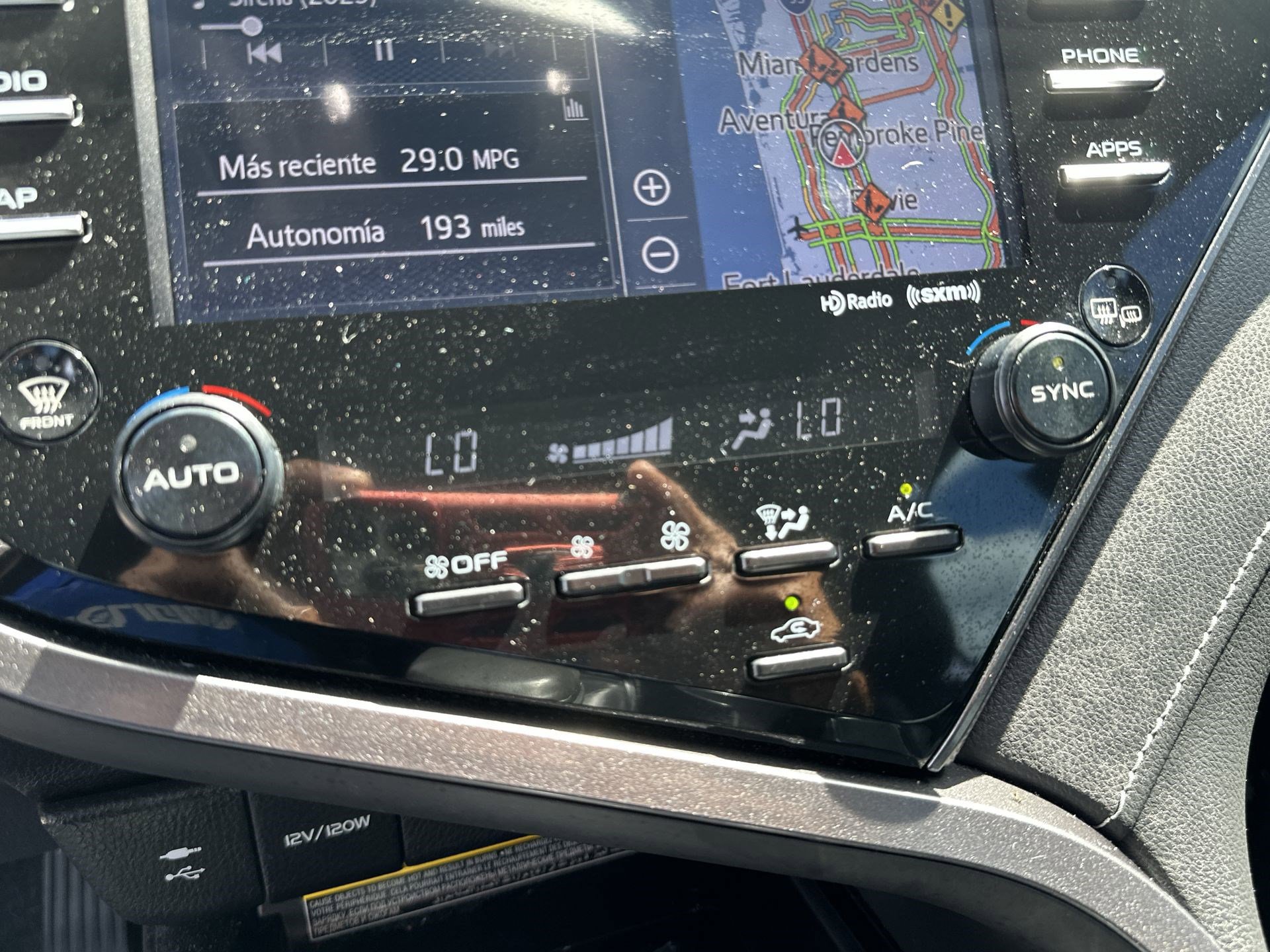 2019 Toyota Camry XSE photo 17