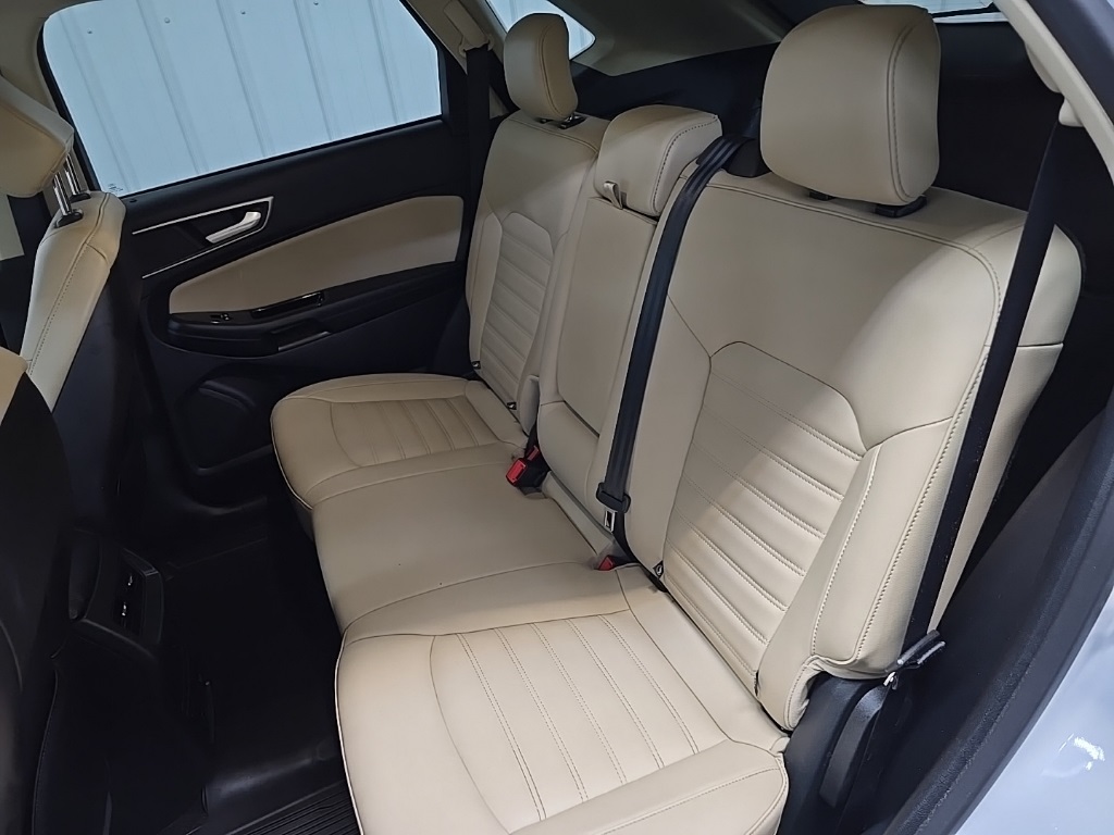 2020 Ford Edge SEL photo 31