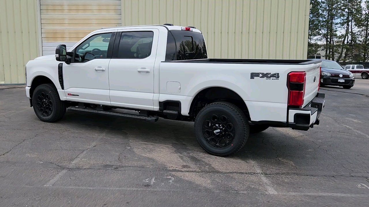 2025 Ford F-250 Lariat photo 4