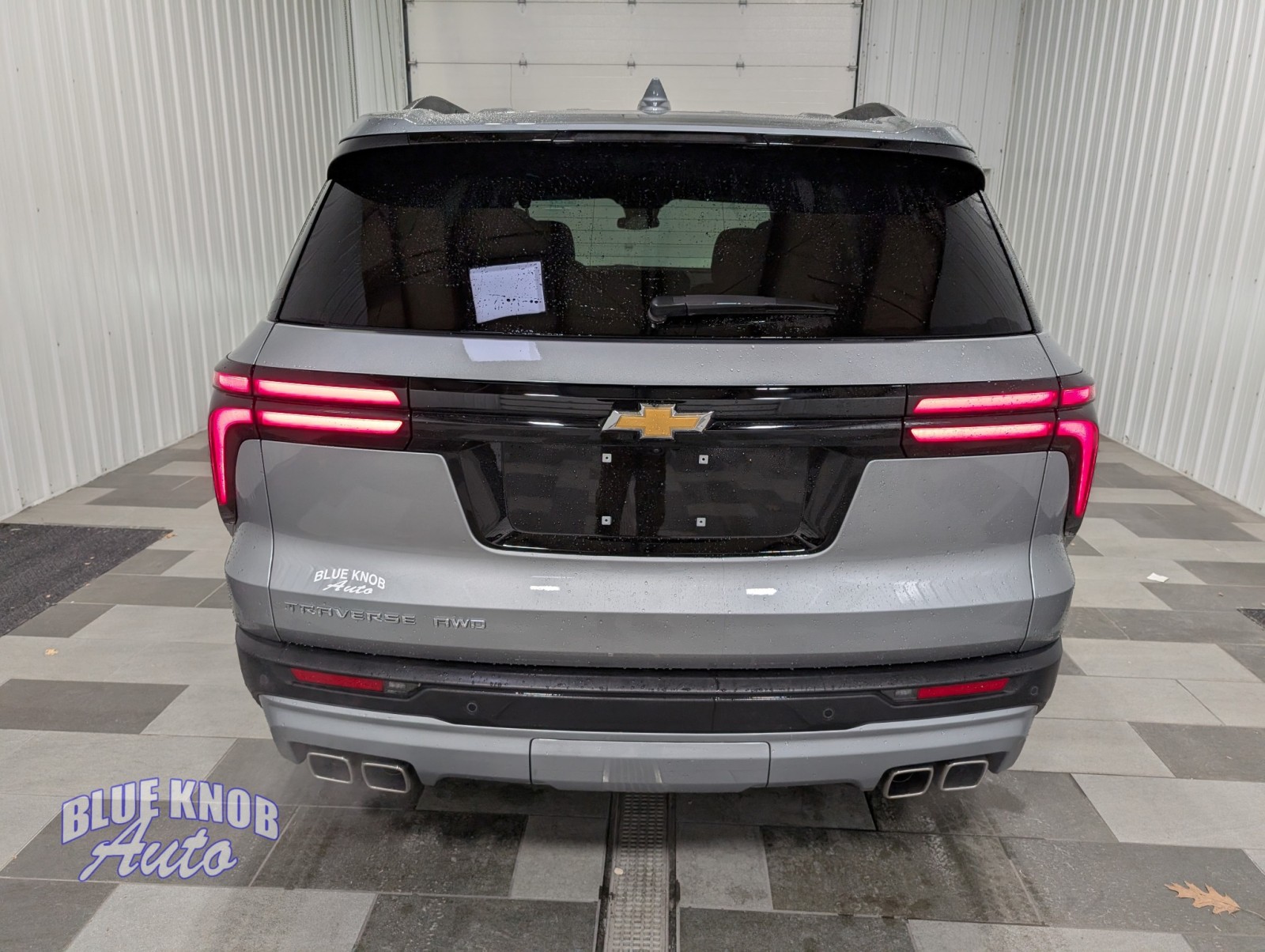 2025 Chevrolet Traverse photo 3