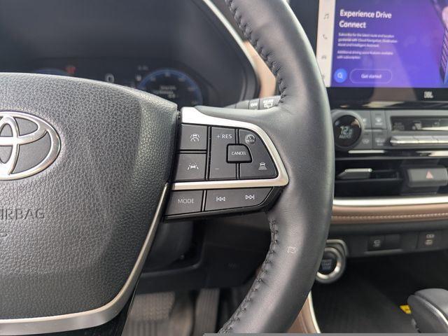 2024 Toyota Grand Highlander XLE photo 30