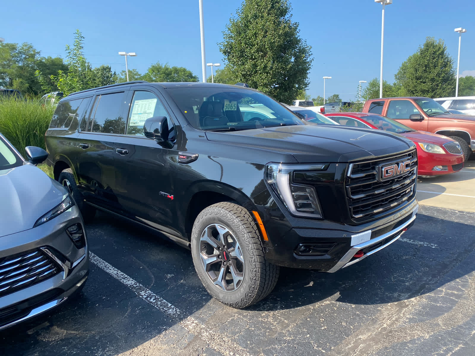 2025 Gmc Yukon XL AT4 Ultimate photo 2