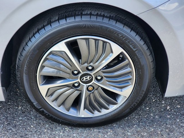 2022 Hyundai Ioniq Plug-In Hybrid Limited photo 3