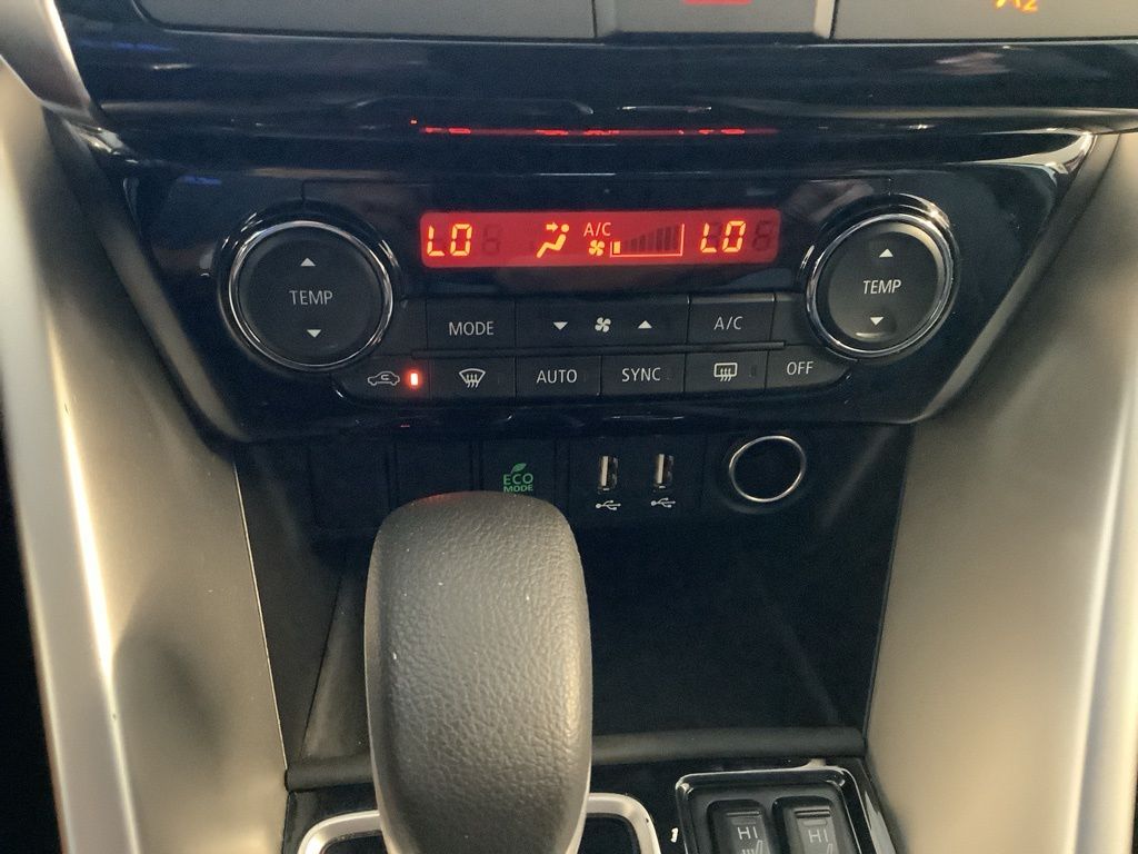 2024 Mitsubishi Eclipse Cross SEL photo 18