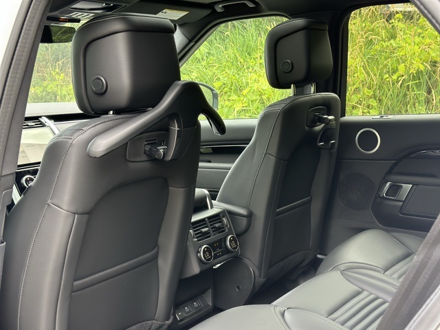 2025 Land Rover Discovery S photo 15