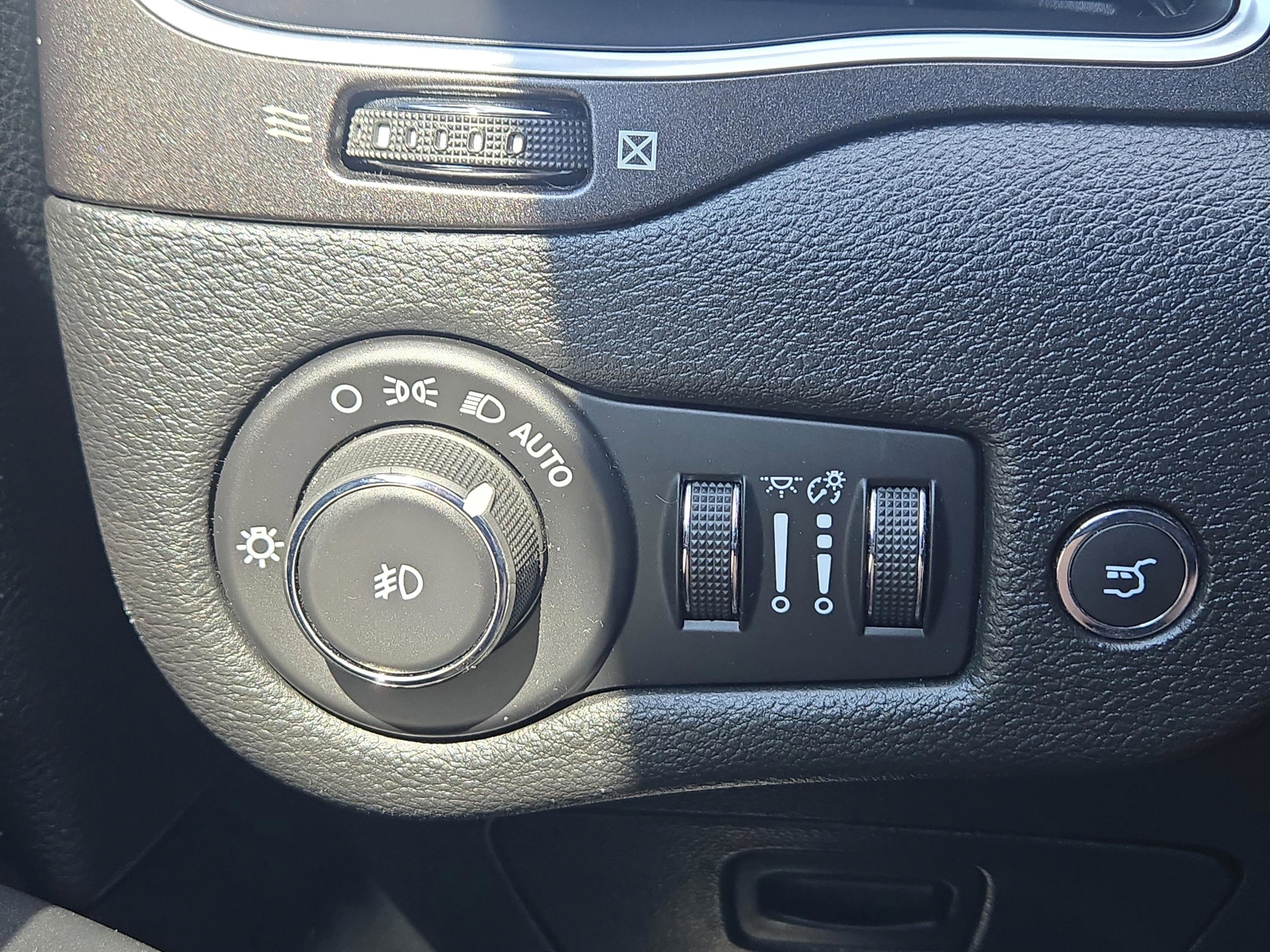 2019 Jeep Cherokee Trailhawk photo 16