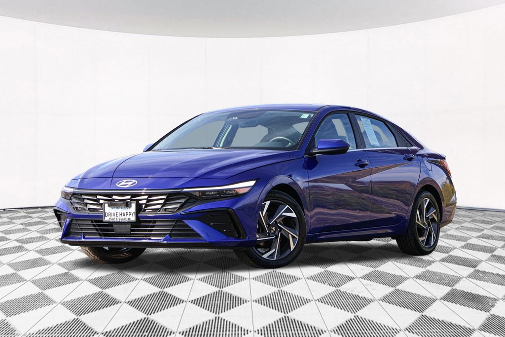 2025 Hyundai Elantra SEL Convenience photo 2