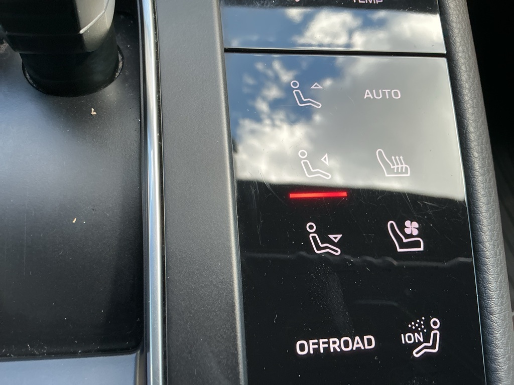 2024 Porsche Macan Base photo 14