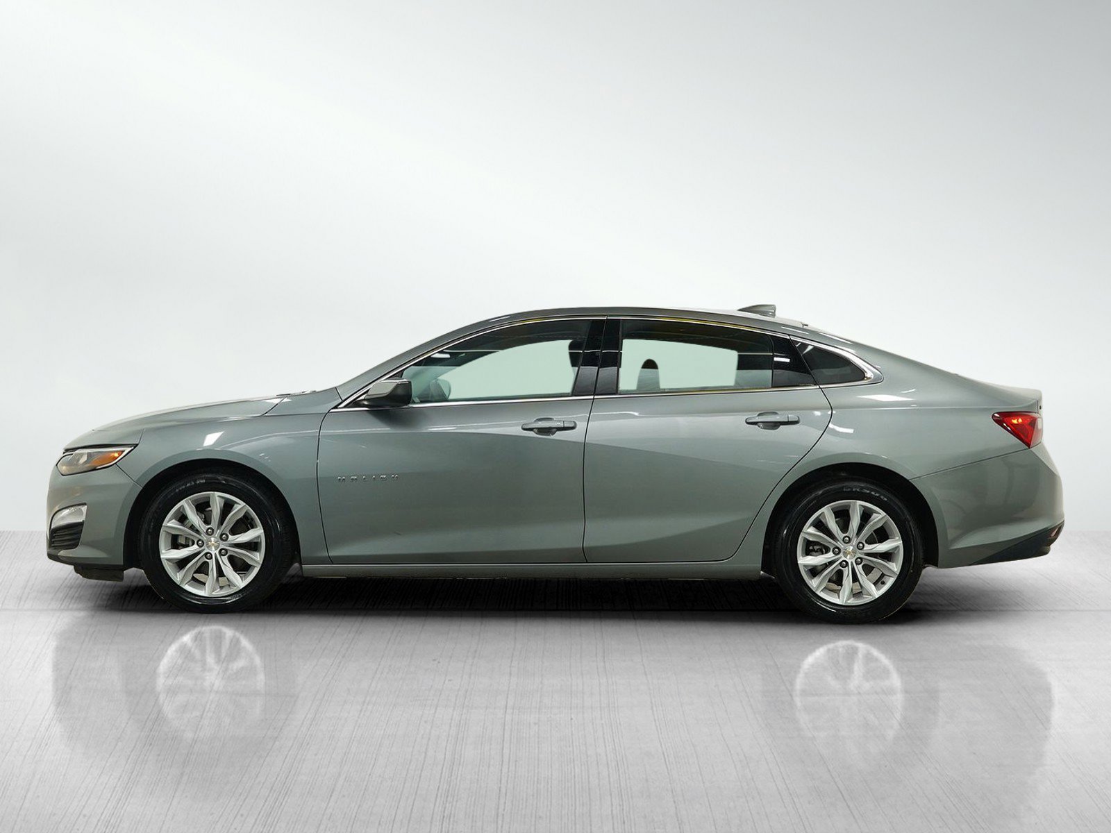 Used 2023 Chevrolet Malibu 1LT with VIN 1G1ZD5ST9PF211391 for sale in Burnsville, Minnesota