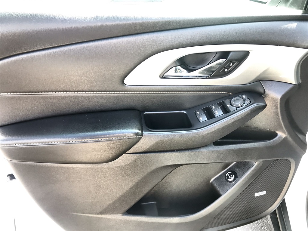 2021 Chevrolet Traverse Leather photo 13