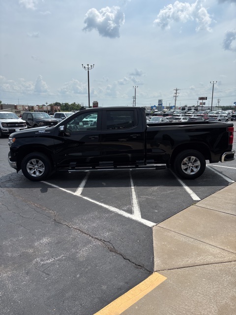 2024 Chevrolet Silverado 1500 LT photo 9