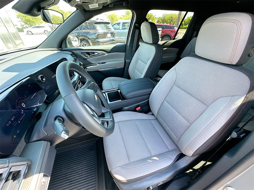 2025 Chevrolet Traverse photo 15