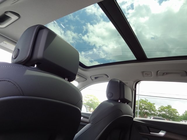 2024 Audi Q5 45 S line Premium photo 11