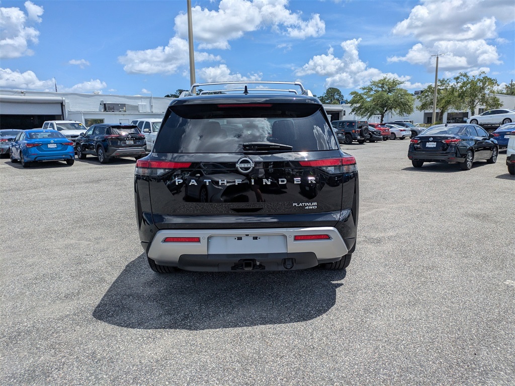 2023 Nissan Pathfinder Platinum photo 3