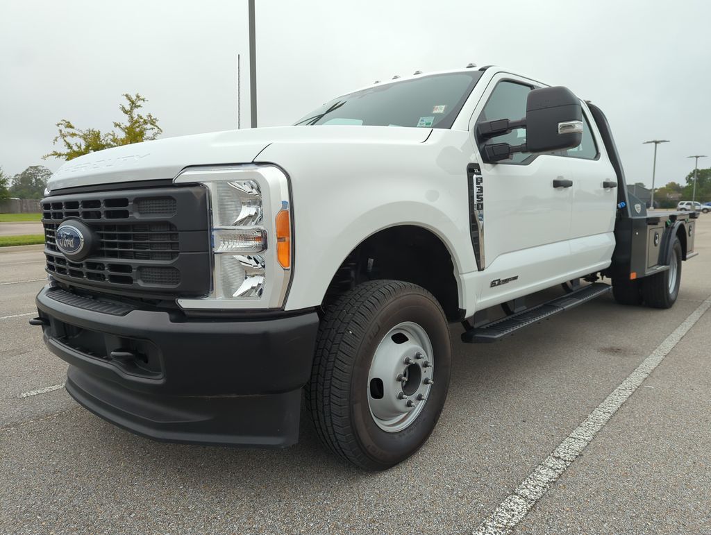 2023 Ford F-350 Super Duty Chassis Cab XL