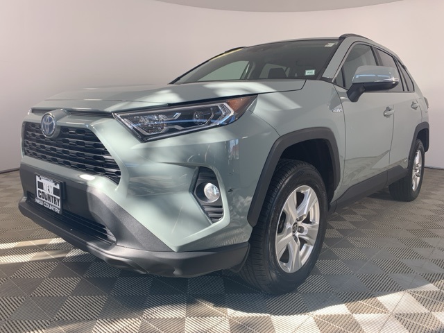 2021 Toyota RAV4 Hybrid XLE photo 3