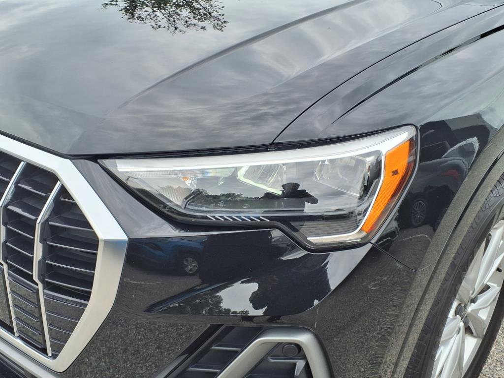 2022 Audi Q3 45 TFSI S line Premium photo 2