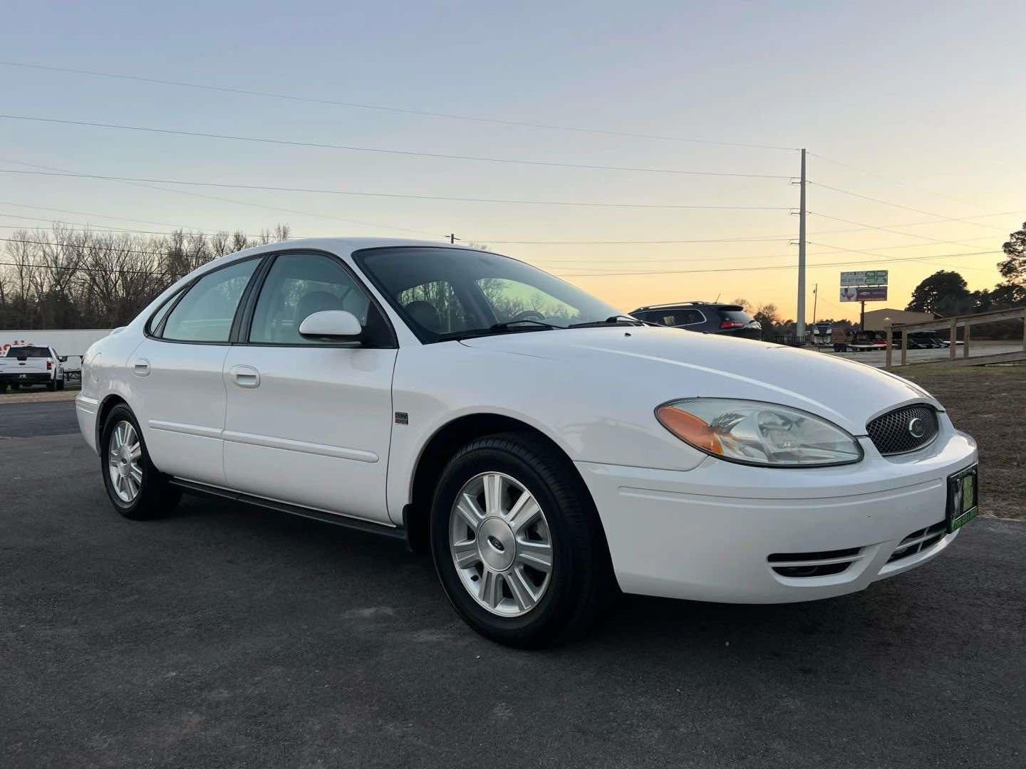 2004 Ford Taurus SEL's photo