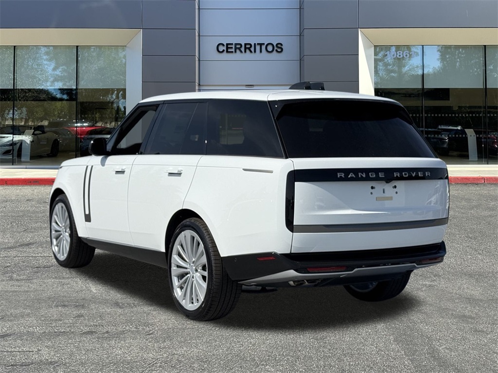 2025 Land Rover Range Rover SE photo 4