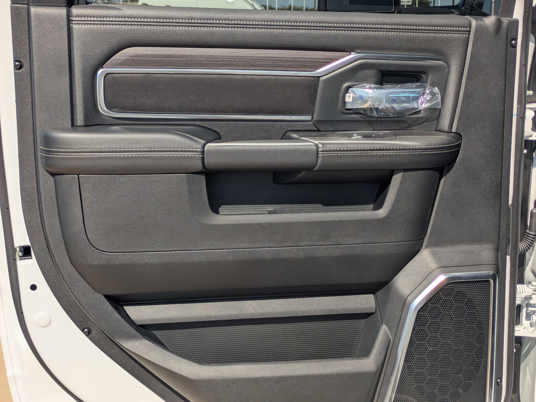 2026 Ram 2500 Laramie photo 14