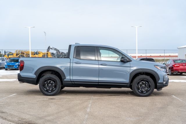 2025 Honda Ridgeline TrailSport photo 8