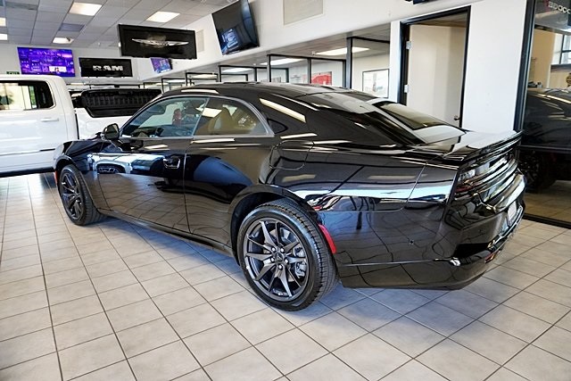 New 2026 Diamond Black Crystal Pearlcoat Dodge R/T Scat Pack image 5