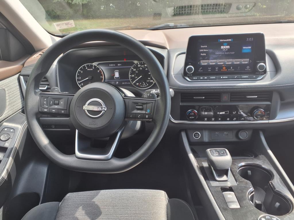 2023 Nissan Rogue SV photo 10