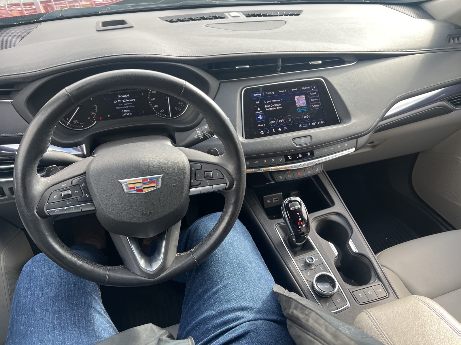 Used 2023 Cadillac XT4 Luxury with VIN 1GYAZAR42PF111799 for sale in Kansas City