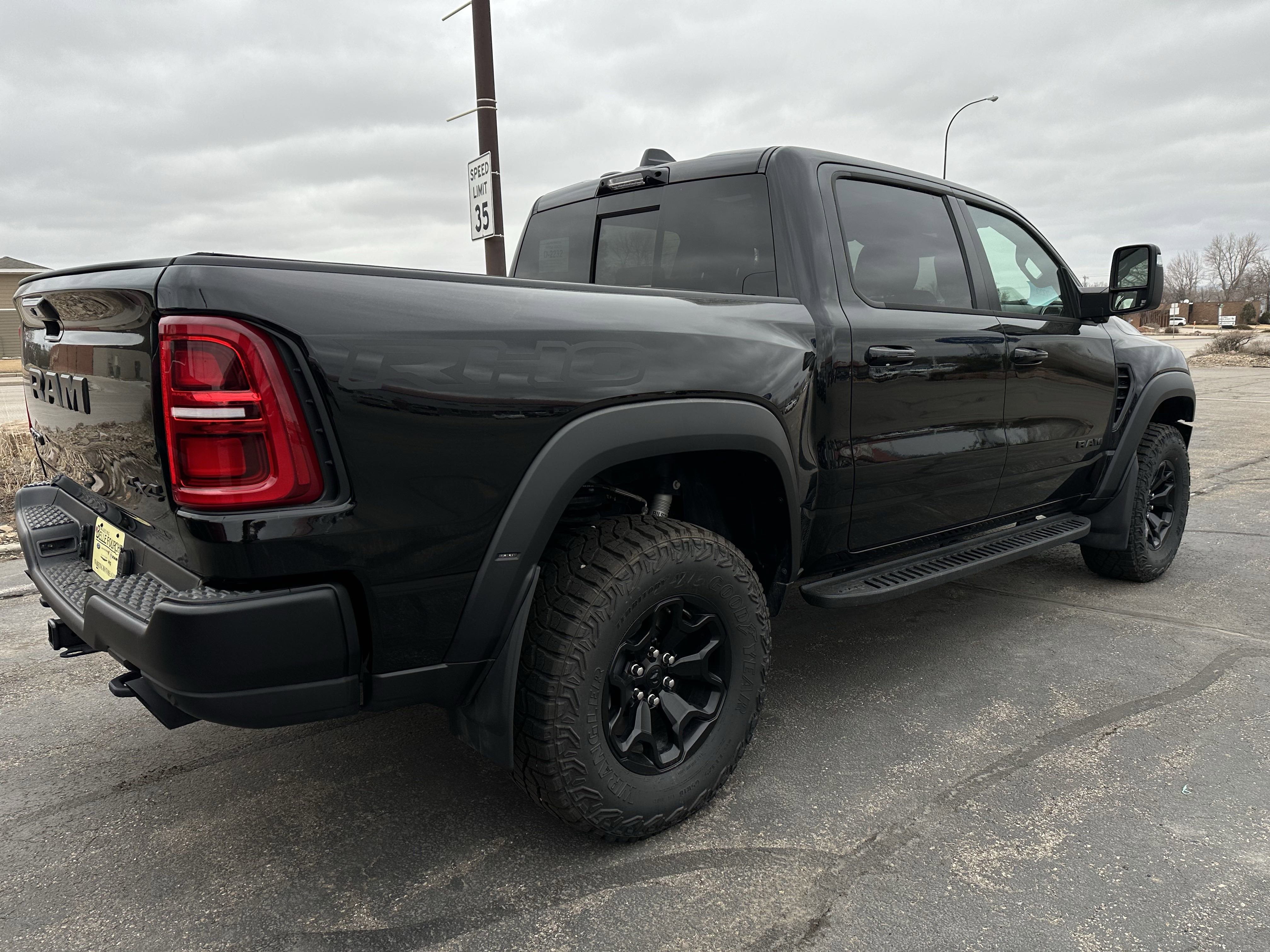 New 2025 Diamond Black Crystal Pearlcoat Ram RHO image 10