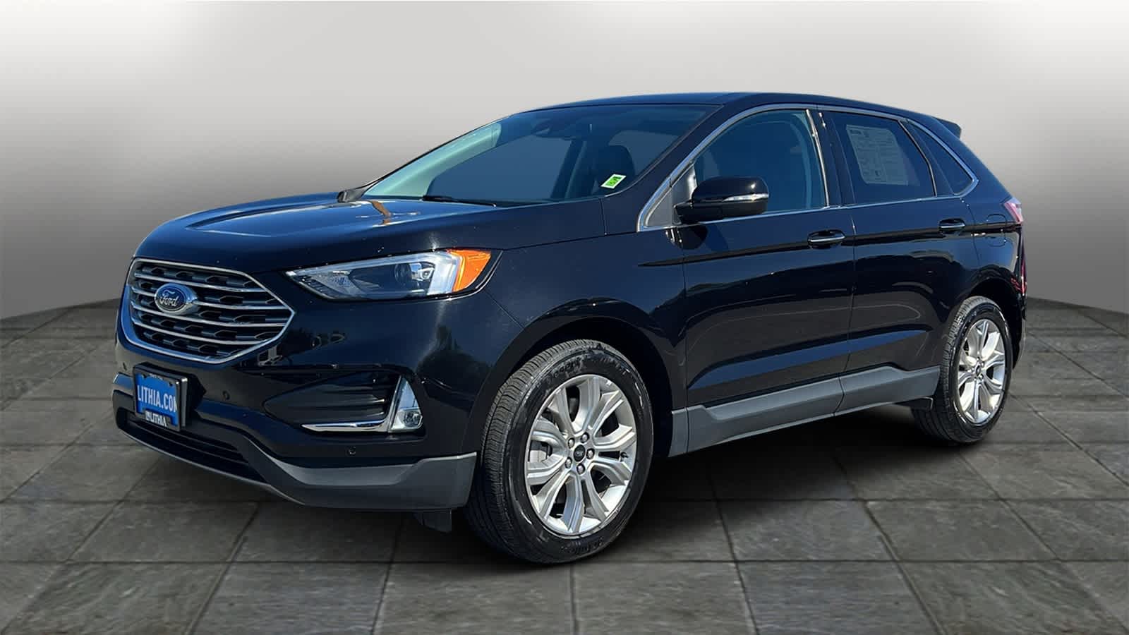 2024 Ford Edge Titanium's photo