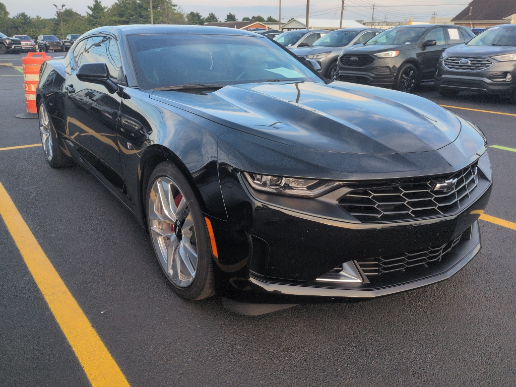 2022 Chevrolet Camaro 1LT photo 2