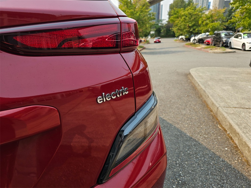 2022 Hyundai Kona Electric SEL photo 16